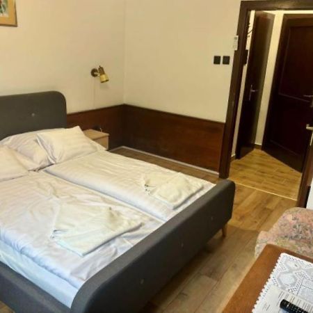 Blki Vendeghaz Hotel Тихани Екстериор снимка