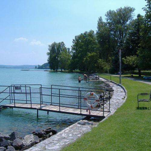 Blki Vendeghaz Hotel Тихани Екстериор снимка