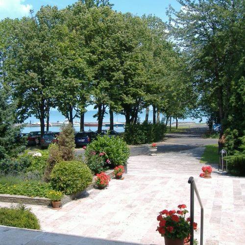 Blki Vendeghaz Hotel Тихани Екстериор снимка