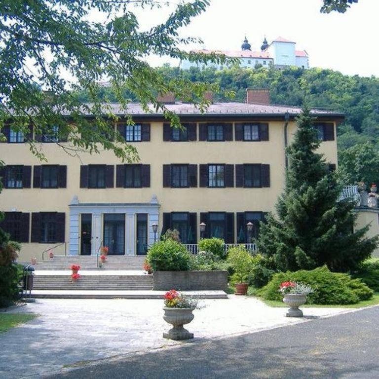 Blki Vendeghaz Hotel Тихани Екстериор снимка