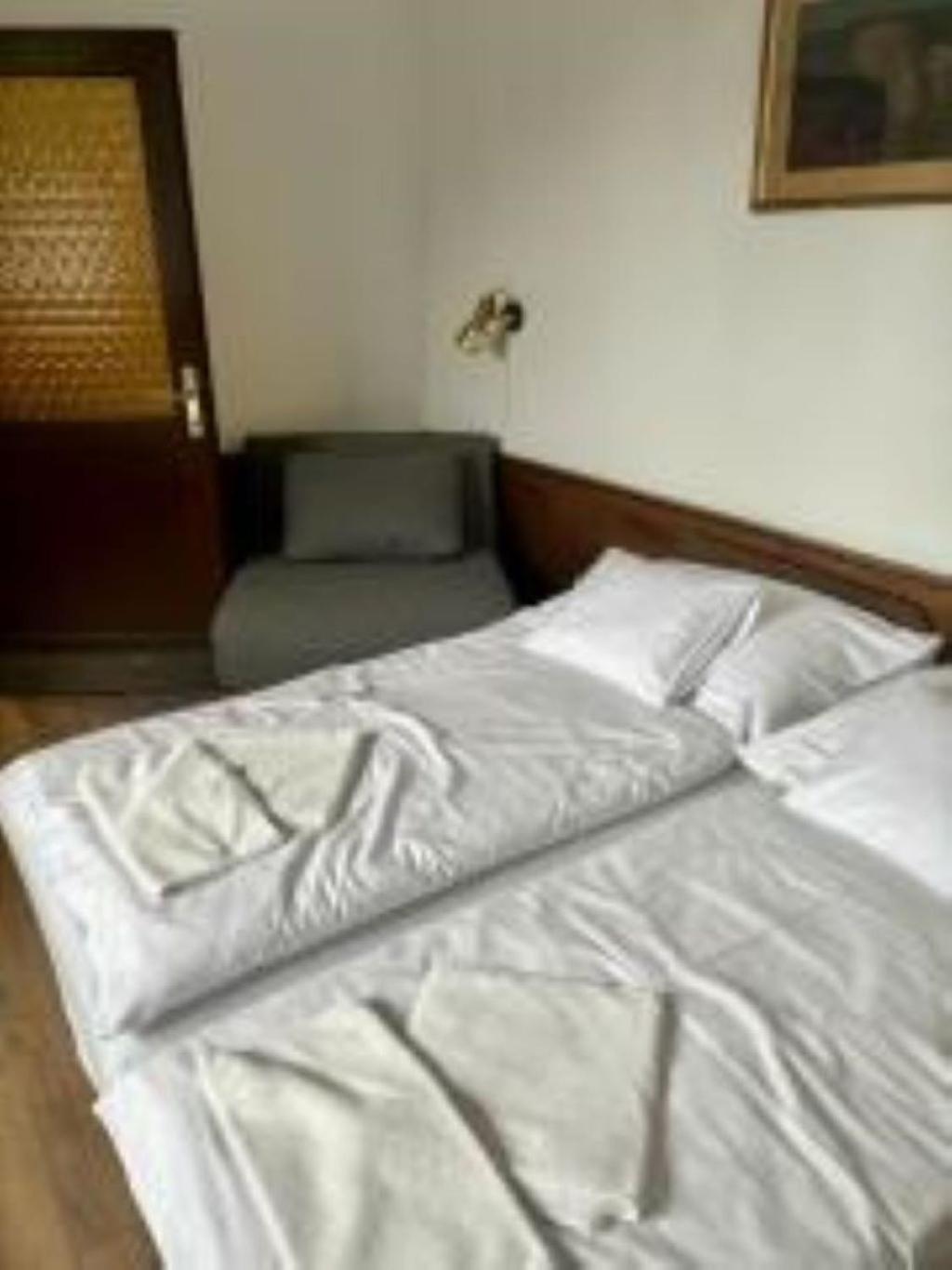 Blki Vendeghaz Hotel Тихани Екстериор снимка