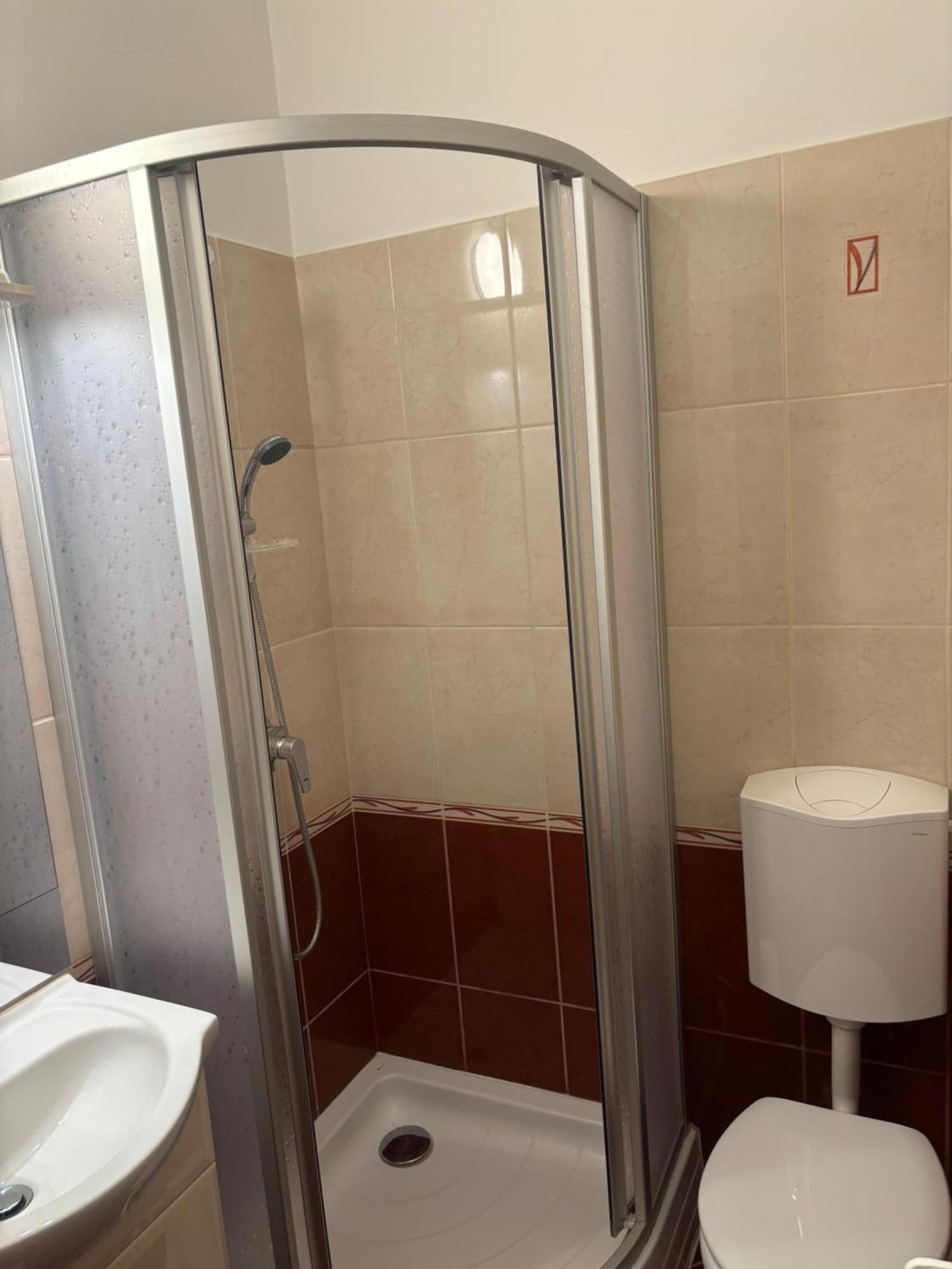 Blki Vendeghaz Hotel Тихани Екстериор снимка